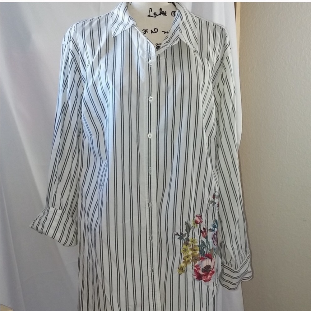 Striped and floral embroidered button-up shirt 🌸